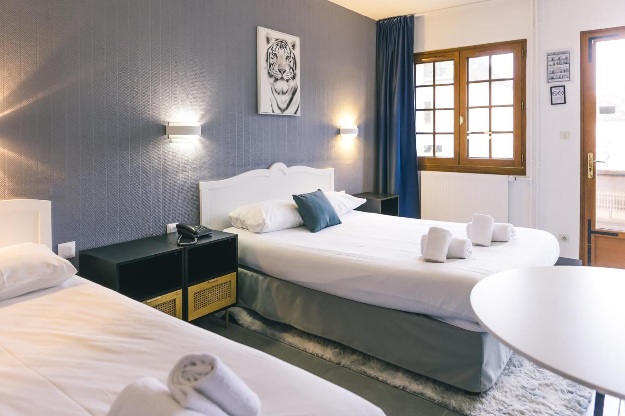 Logis Hotel & Restaurant Le Soleil D'Or 몽티니 라 레슬레 외부 사진