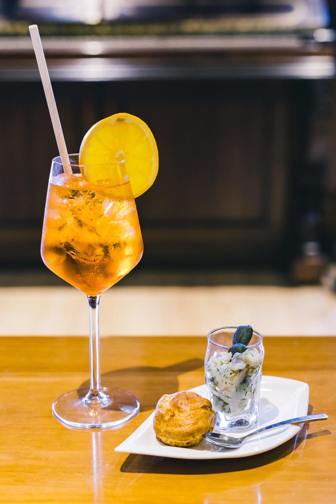 Logis Hotel & Restaurant Le Soleil D'Or 몽티니 라 레슬레 외부 사진