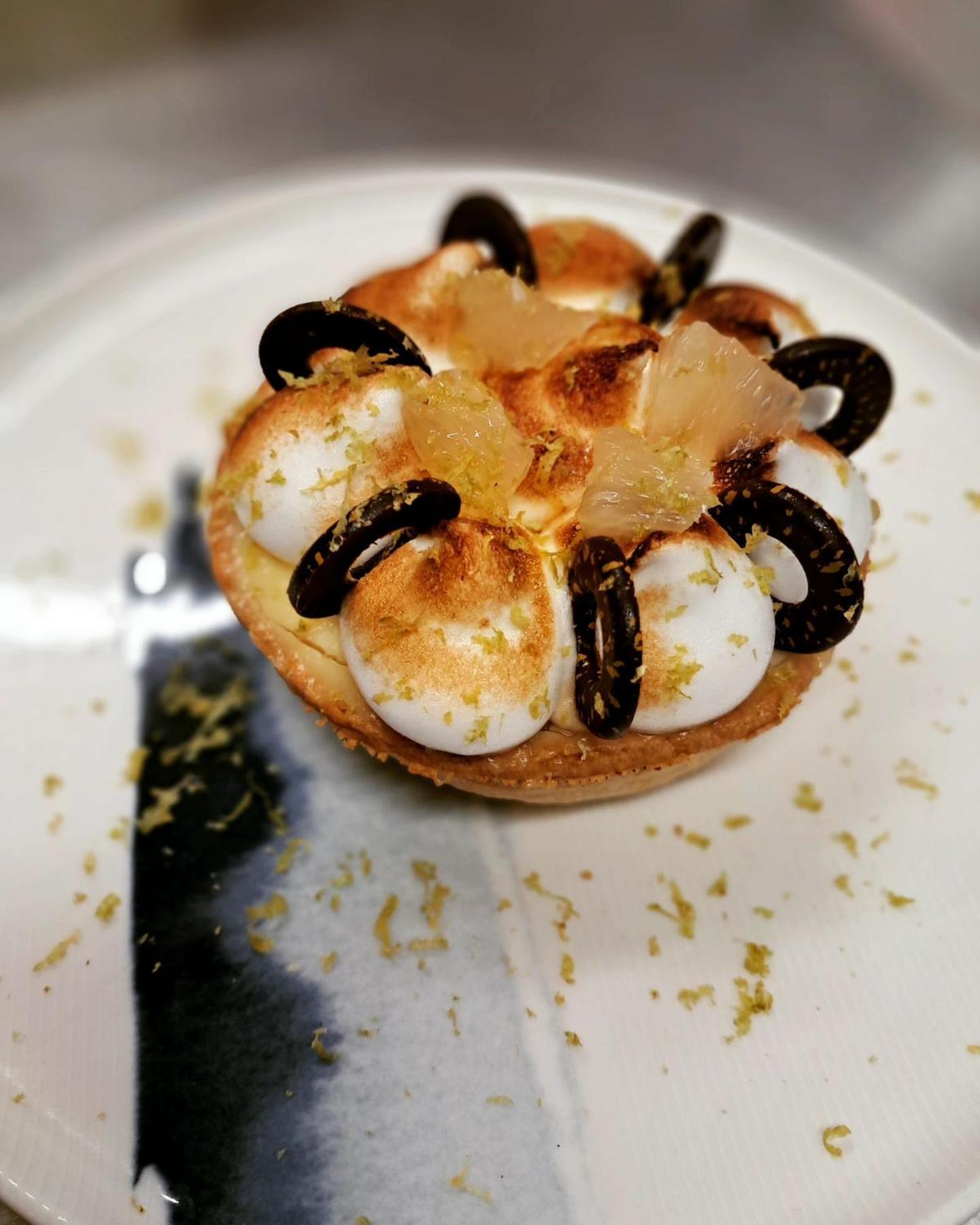 Logis Hotel & Restaurant Le Soleil D'Or 몽티니 라 레슬레 외부 사진